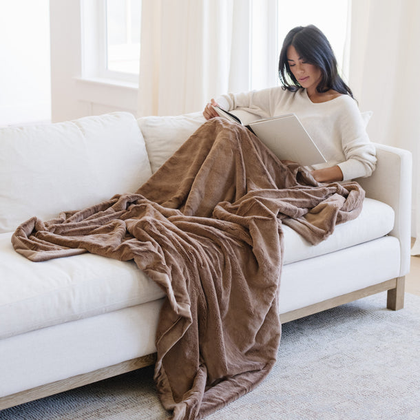 LUSH XL THROW BLANKETS