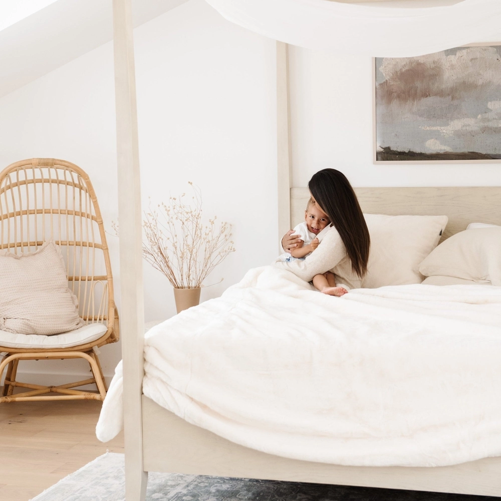 Grand faux fur king blankets